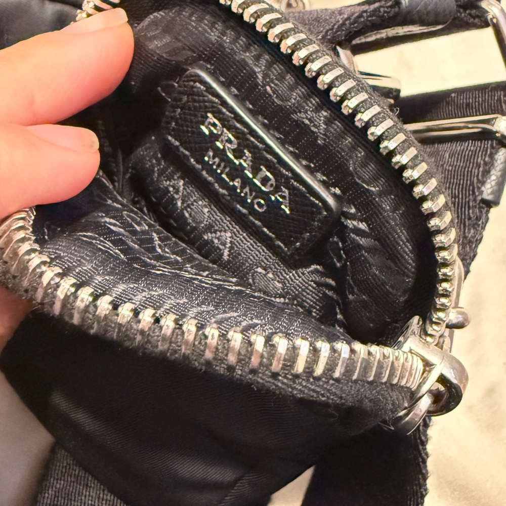 Prada Re-Edition 2005 Black Nylon Shoulder Bag w/ Chain & Mini Pouch - Picture 8 of 9